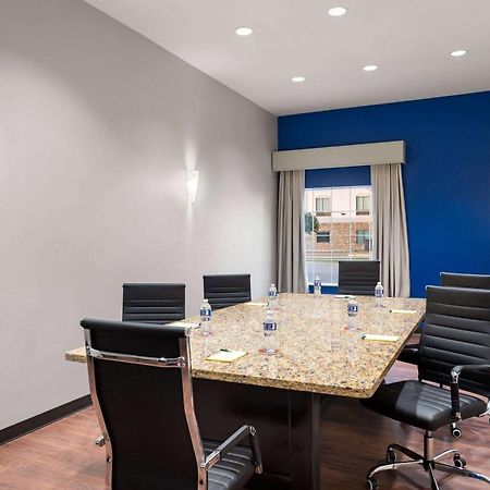 La Quinta By Wyndham Denton - University Drive Ngoại thất bức ảnh