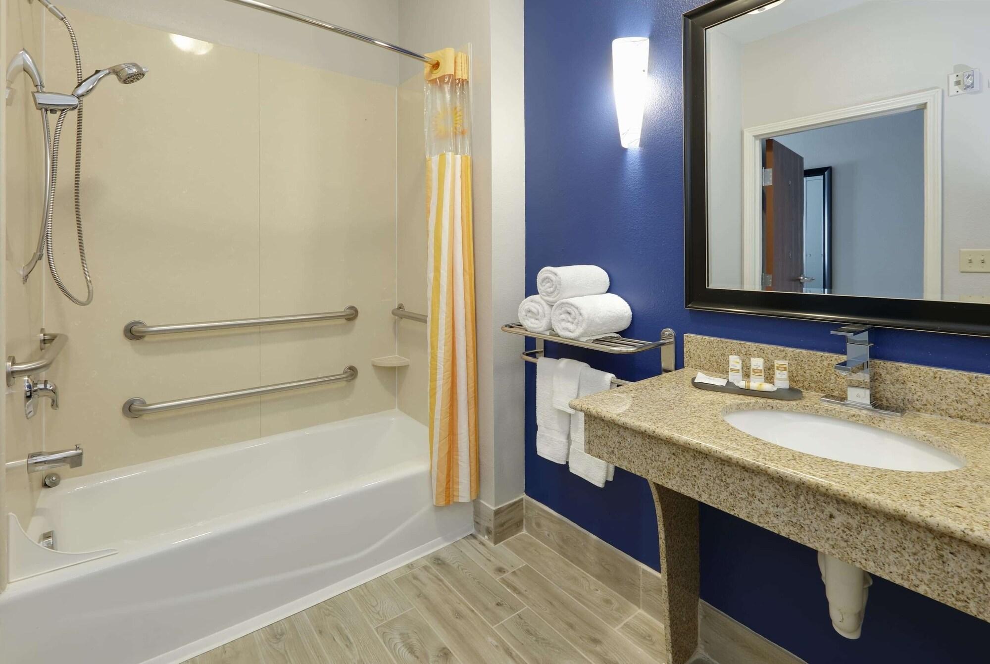 La Quinta By Wyndham Denton - University Drive Ngoại thất bức ảnh