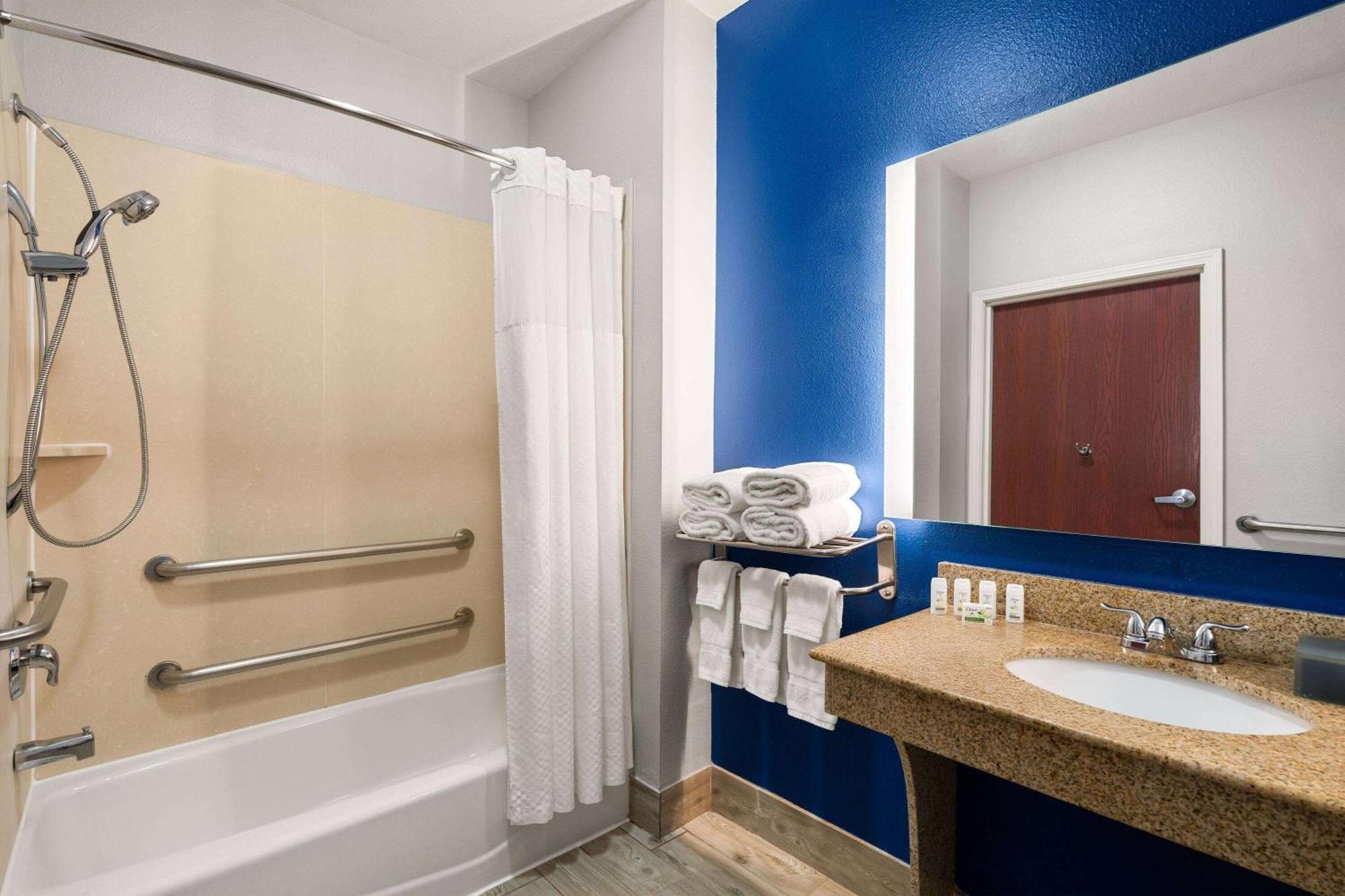La Quinta By Wyndham Denton - University Drive Ngoại thất bức ảnh