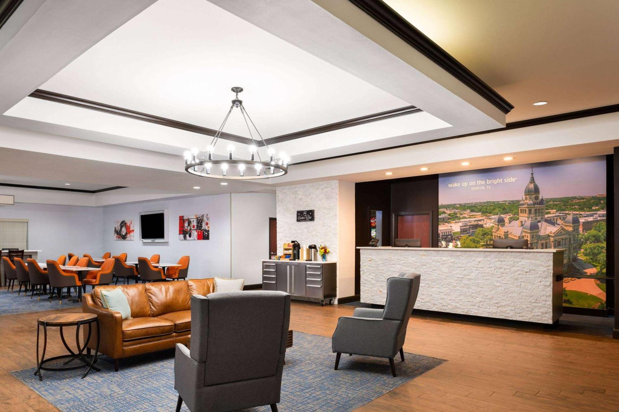 La Quinta By Wyndham Denton - University Drive Ngoại thất bức ảnh